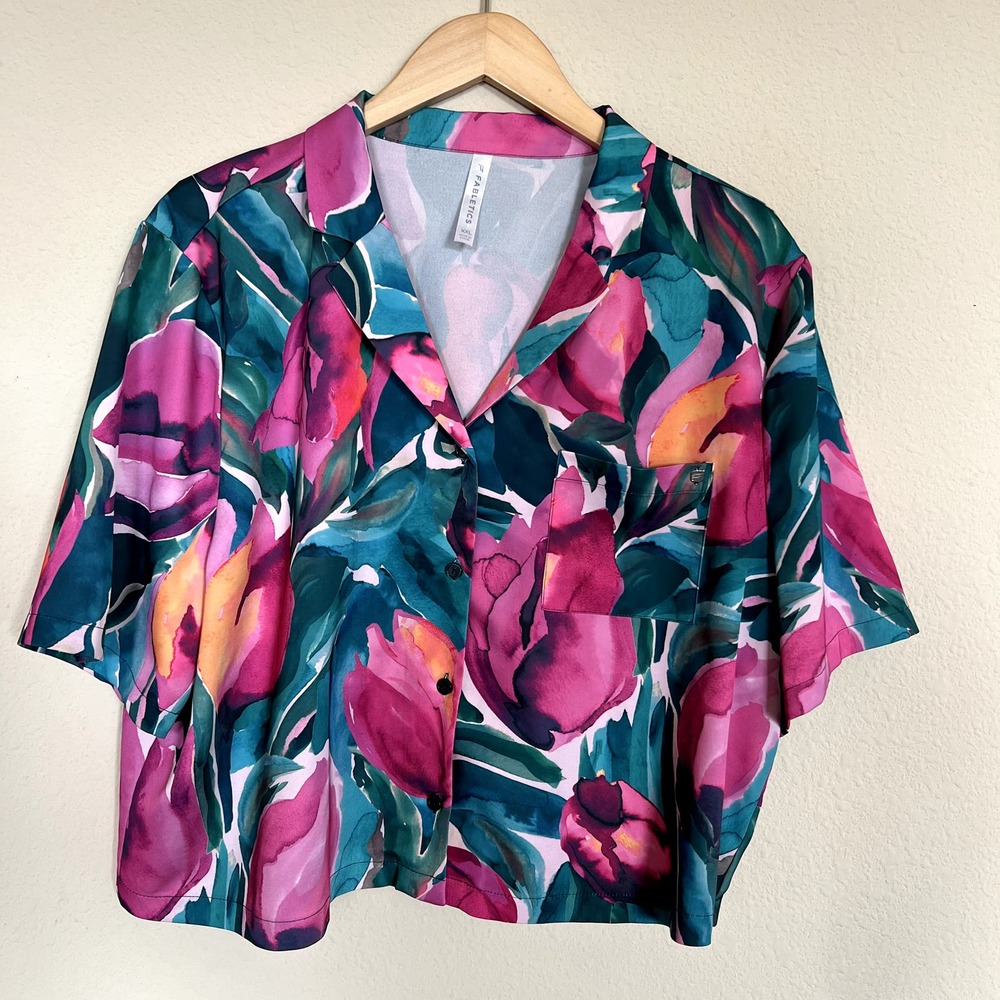 Fabletics Bold Tulip Print Button Down Cropped Sh… - image 5